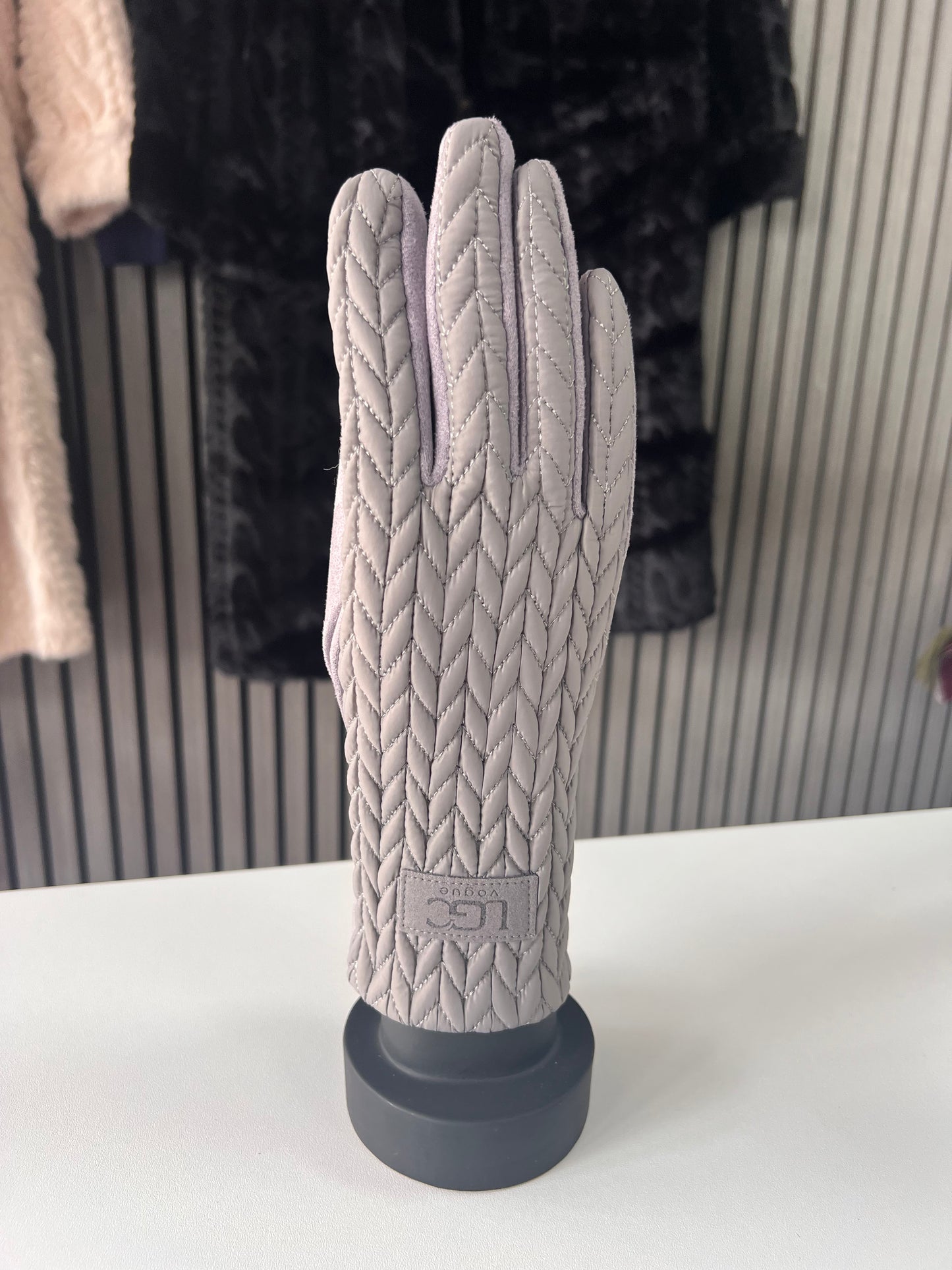 Cable fashion Glove