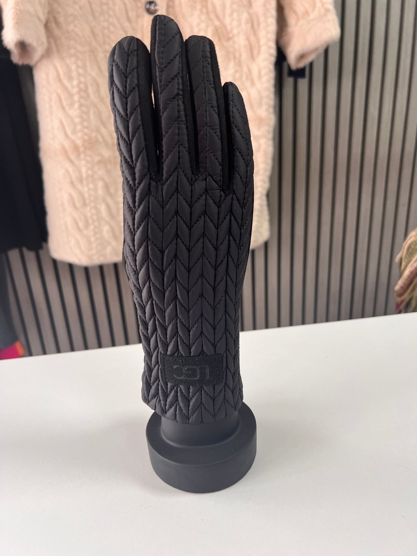 Cable fashion Glove