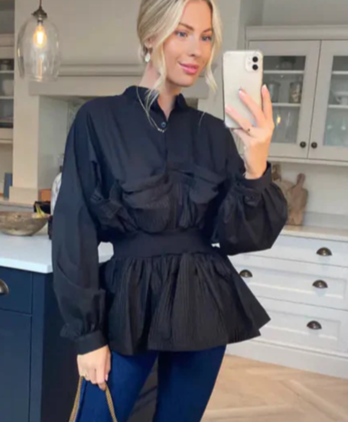 Ruffle Design around Chest and Hem Cotton Shirt in Black and Green