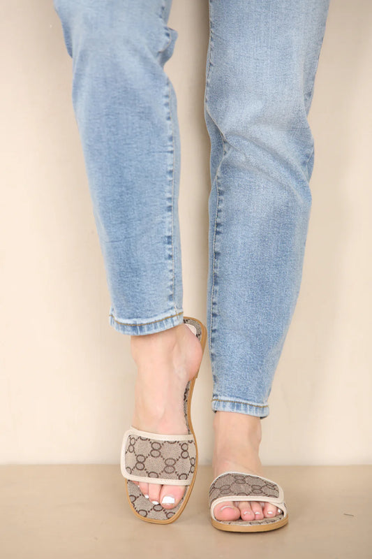 BEIGE PATTERNED OPEN TOE ADJUSTABLE STRAP SLIDERS SANDALS