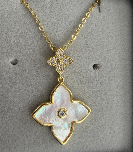 18K GOLD PLATED NECKLACE WITH CUBIC ZIRCONIA STONES AND MOTHER OF PEARL