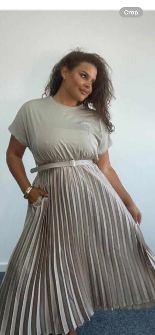 Curve Belted Pleated Midi Dress with Pockets