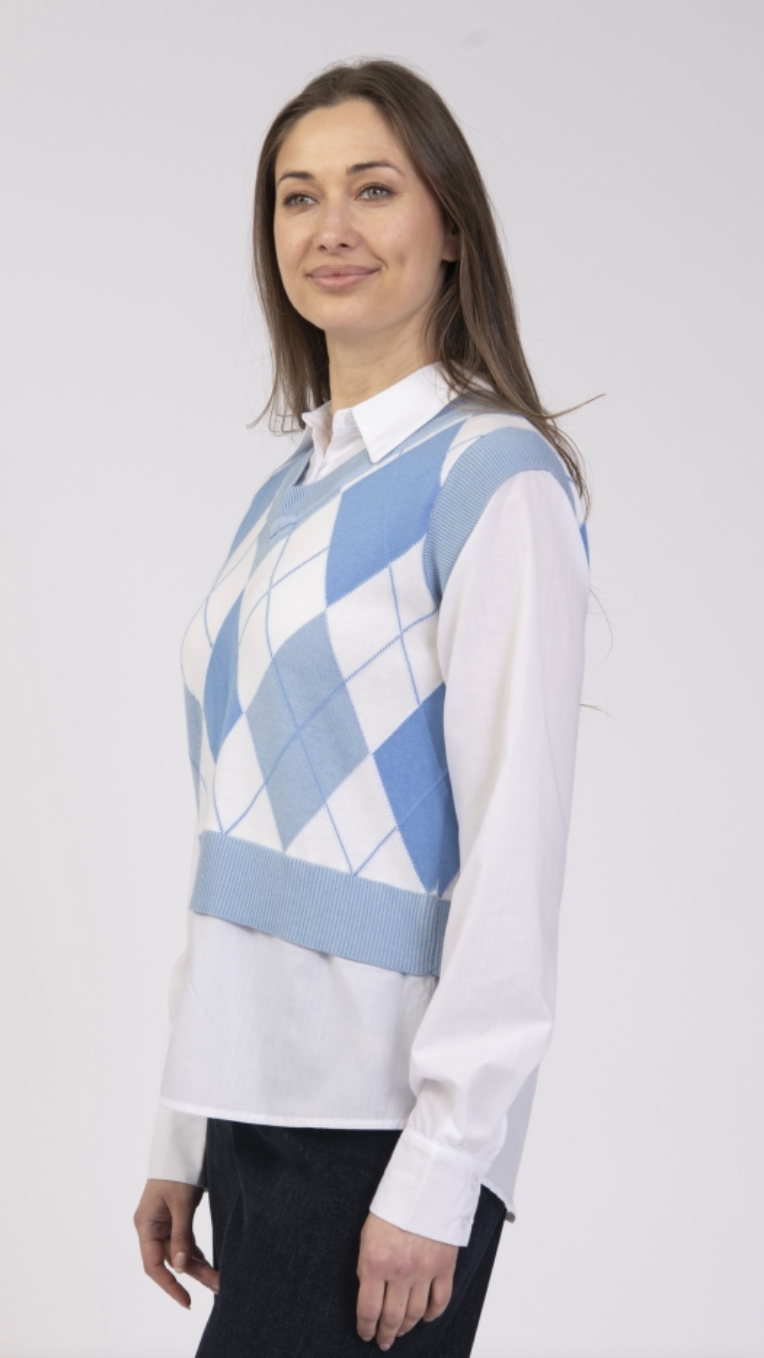 Cropped argyle vest with shirt BY Jessica Graaf