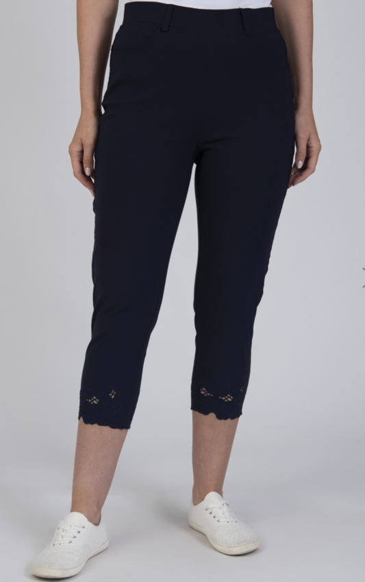 3/4 length trousers with lace detail by Jessica Graaf